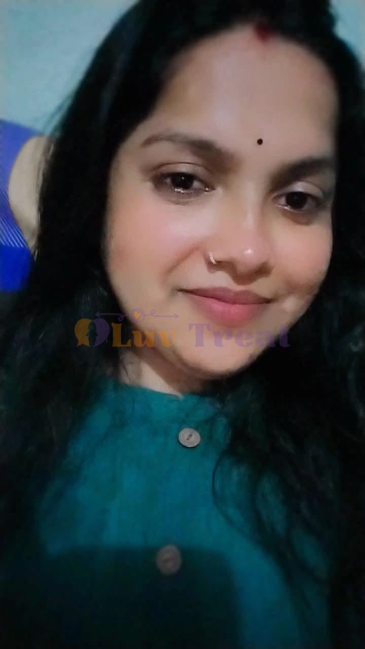 24 hours service available hotel service room service