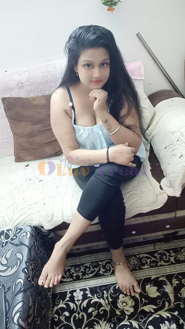 Most attractive and young call girls service provide 
