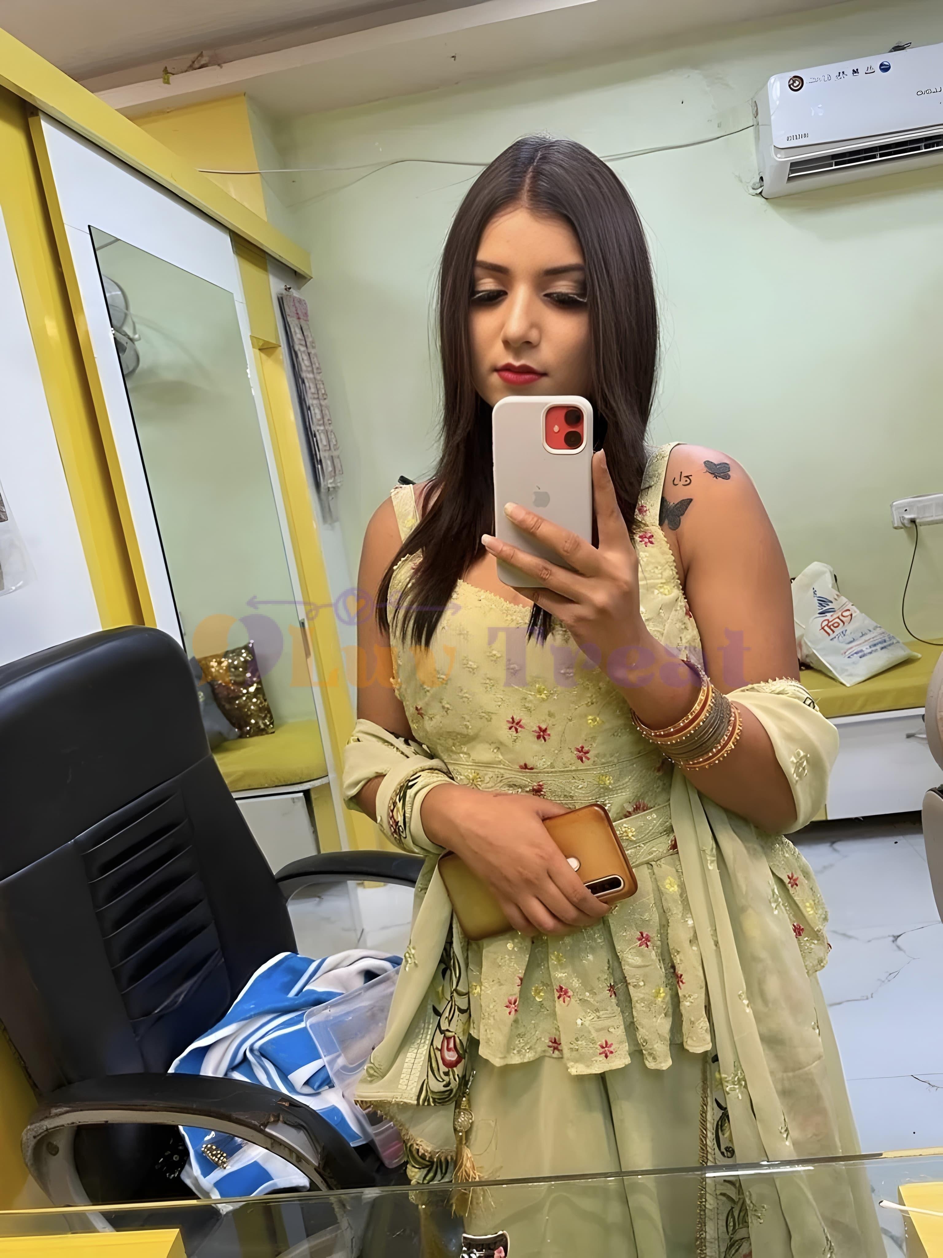 Most attractive and young call girls service provide 